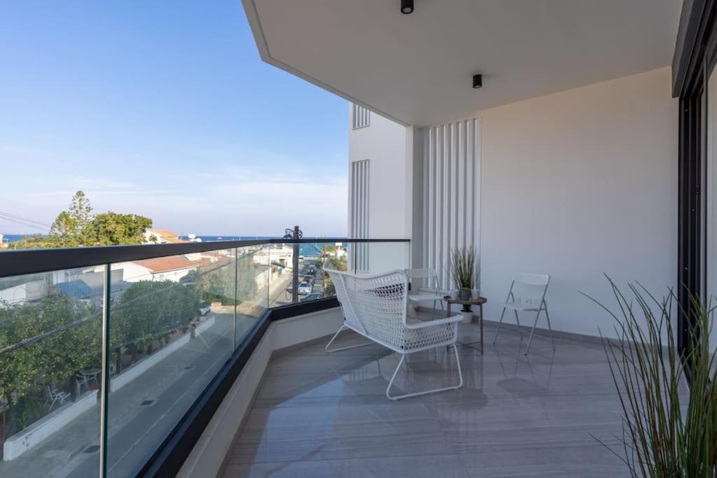 Thalassa 2-Bedroom Apartment In Lárnaca Exterior foto